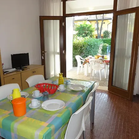 빌라 Semi-detached In A Quiet Area